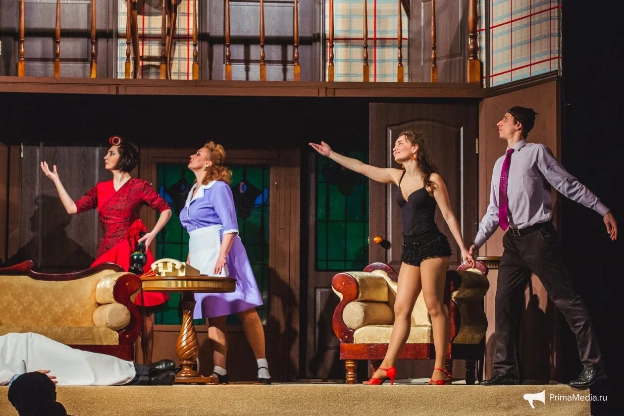 Сколько залов в кино космос. Театр молодежи. Музыкальный фестиваль summer sound 2019 в лиепае. Кинотеатр орион бердск малый зал. Шокчанг.