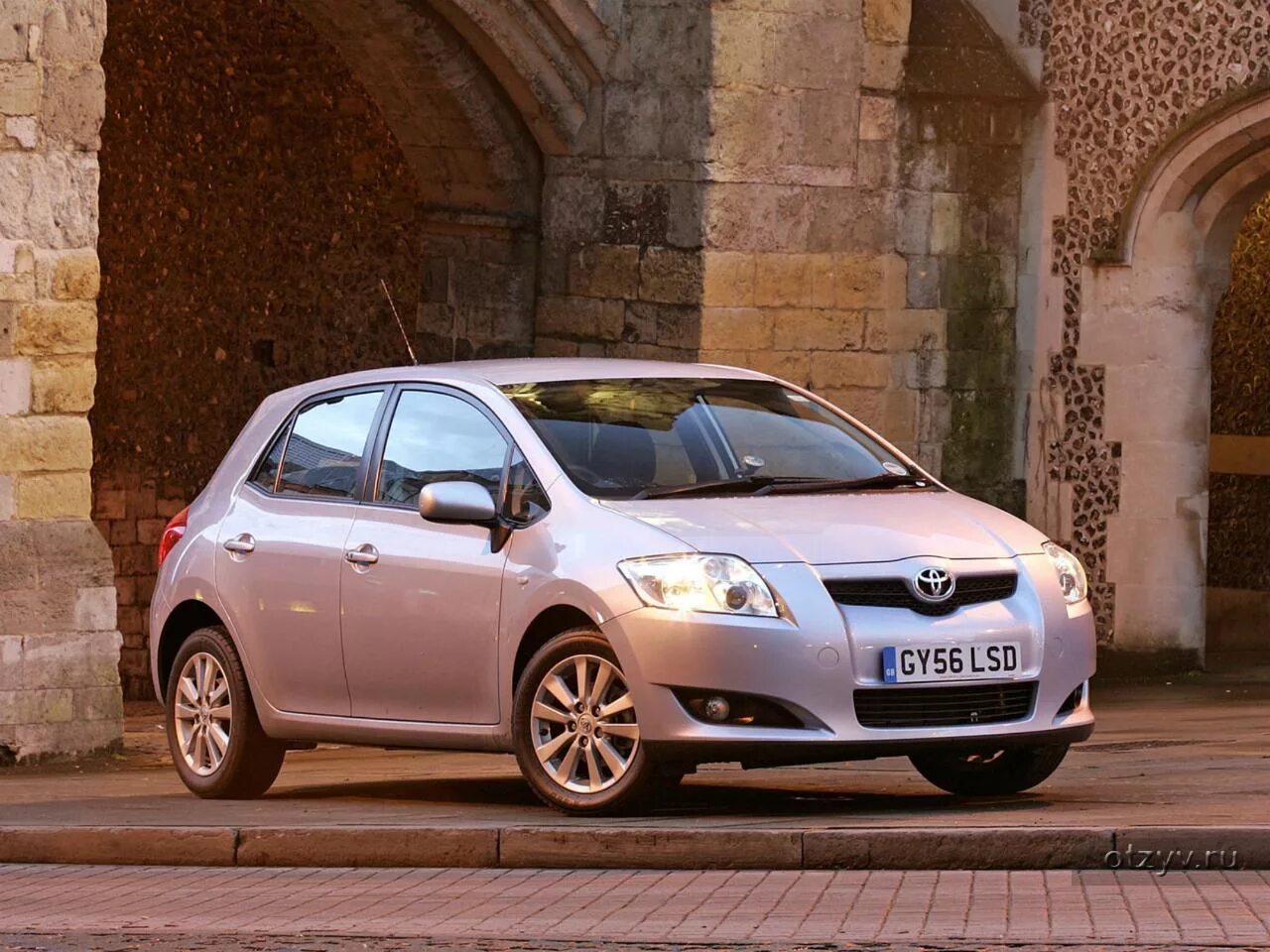 Тойота auris 2006. Тойота айрис. Toyota auris 5. Toyota auris 2006. Toyota auris 2007.