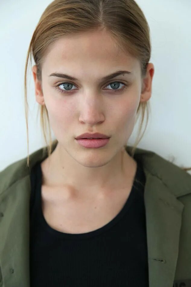 Очень красивая модель sonya c. Молодая модель stella. Саша горелова модель. Models sonya. Models sonya.