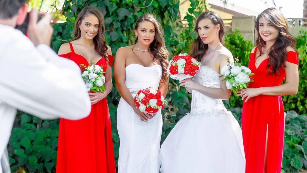 Сумерки сага свадьба беллы. Свадебные платья для тусовки. Wedding belles. Wedding belles - свадебные колокола xxx. Адриа раэ невеста.