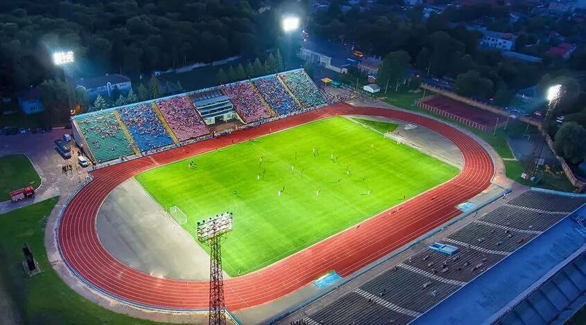 Стадион десна. Стадион имени Гагарина в Чернигове. Стадион Гагарина Чернигов. Десна Чернигов стадион стадион. Стадион имени Гагарина в Чернигове 2022.