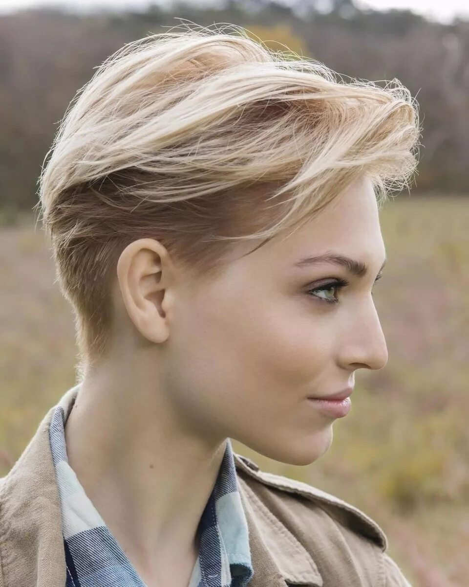 короткие модные стрижки для девушек. короткие прически женские. укладка для короткой стрижки для девушек. эмма уотсон стрижка пикси. короткие прически женские.