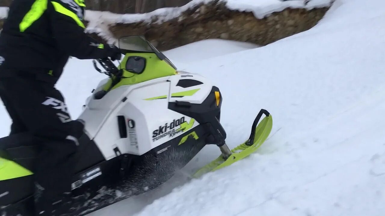 Тундра экстрим 600 e-Tec. Ski Doo 600 EFI Tundra. BRP Tundra extreme 600 e-Tec. BRP Ski-Doo Tundra 600.