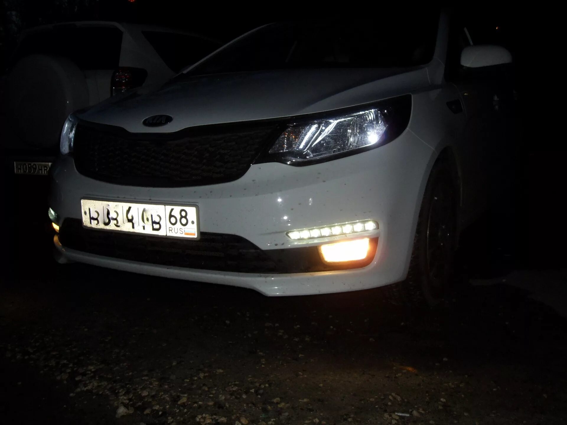 Цвет дхо. ДХО Киа Рио 3. Kia Rio 4 2022 ДХО. Kia Rio 3 2016 ДХО. ПТФ И ДХО Киа Рио 3 Рестайлинг.