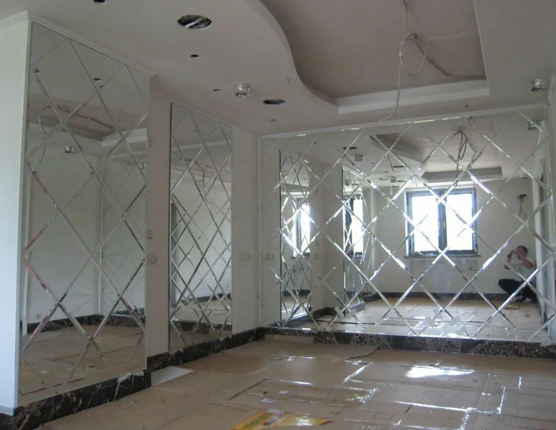 зеркало с фацетом по периметру. зеркальная плитка леруа мерлен. зеркальные примеры. зеркальная плитка. фацет 10мм.