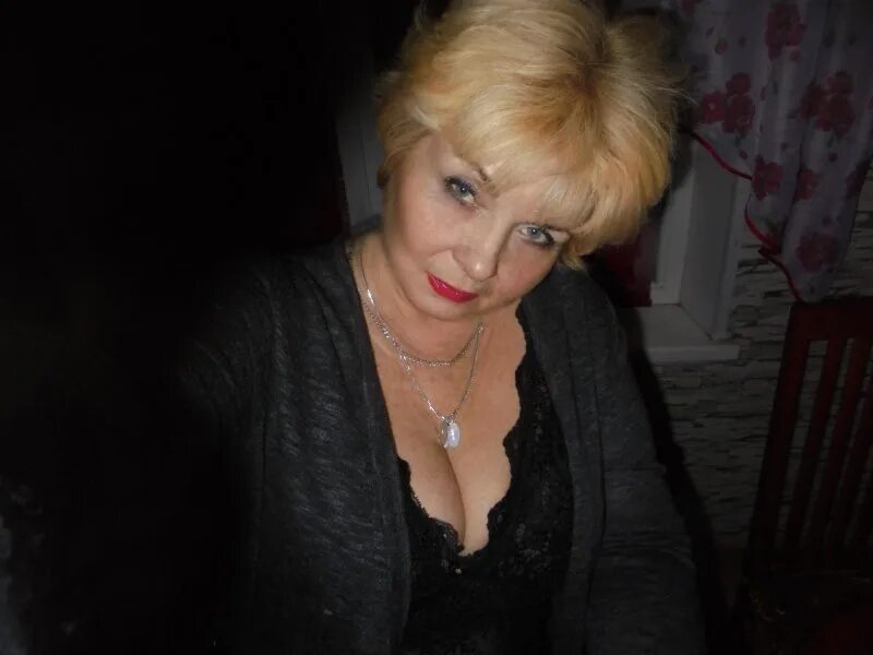 Реальная женщина. Незамужние женщины питера. Взрослые женщины для встреч. Русские женщины за 50. Женщины за 50 ищут для ночи.