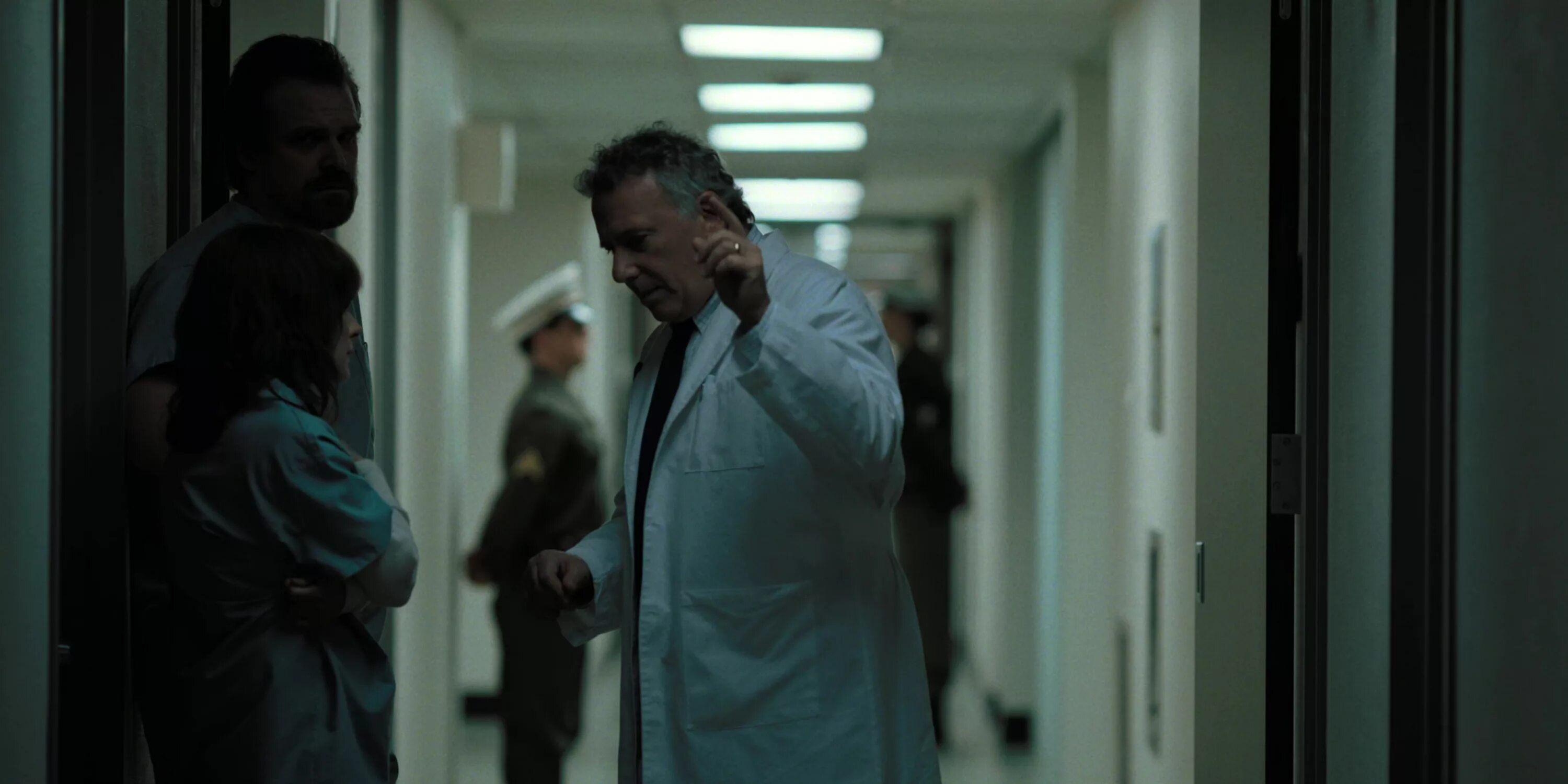 булгаков записки юного врача сериал. очень странный доктор. мартин бреннер осд. Stranger things мартин бреннер. не навреди фильм про врача.