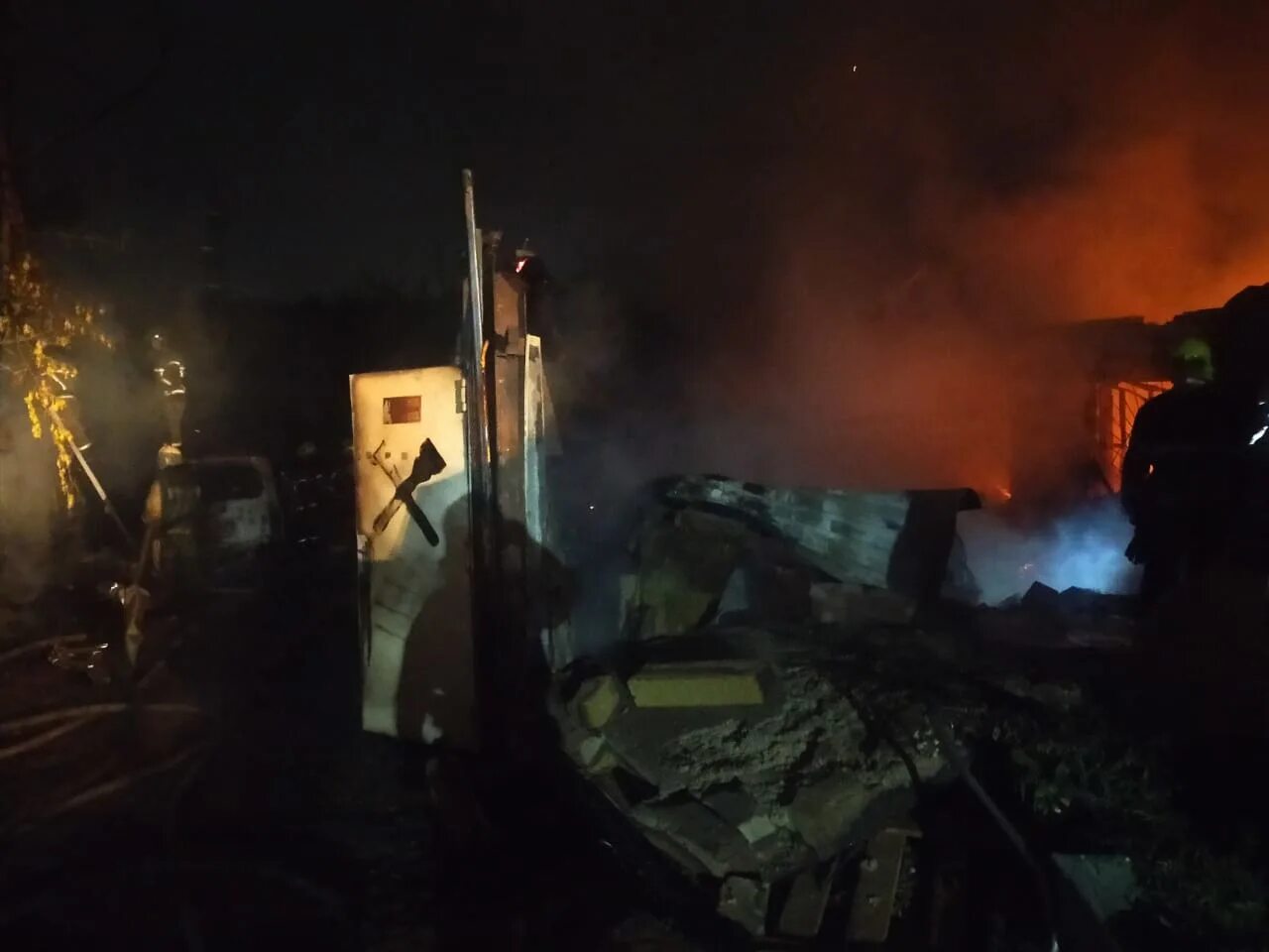 Там горела. Пожар в Нижнем Новгороде сегодня ночью. Пожар Нижегородская.7. Пожар в деревне Орехово. Ликвидация пожара.