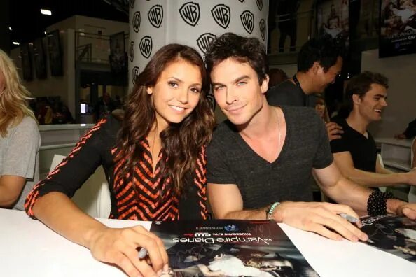 Нина и йен сомерхолдер фото Ian Somerhalder and Nina Dobrev Photo: Ian/Nina KISS HQ ღ Ian and nina, Cute cel