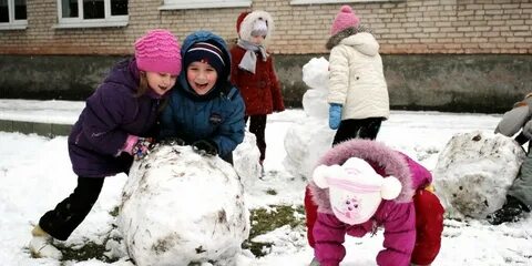Дети ждут снег
