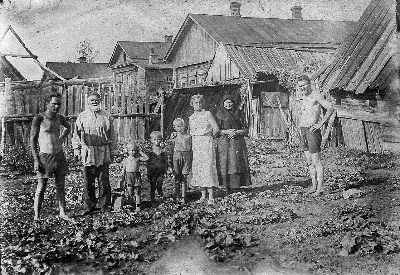 углич ярославской области население. г. игра зеленый городок. 1 из жителей городка. баннеры в калачинске.