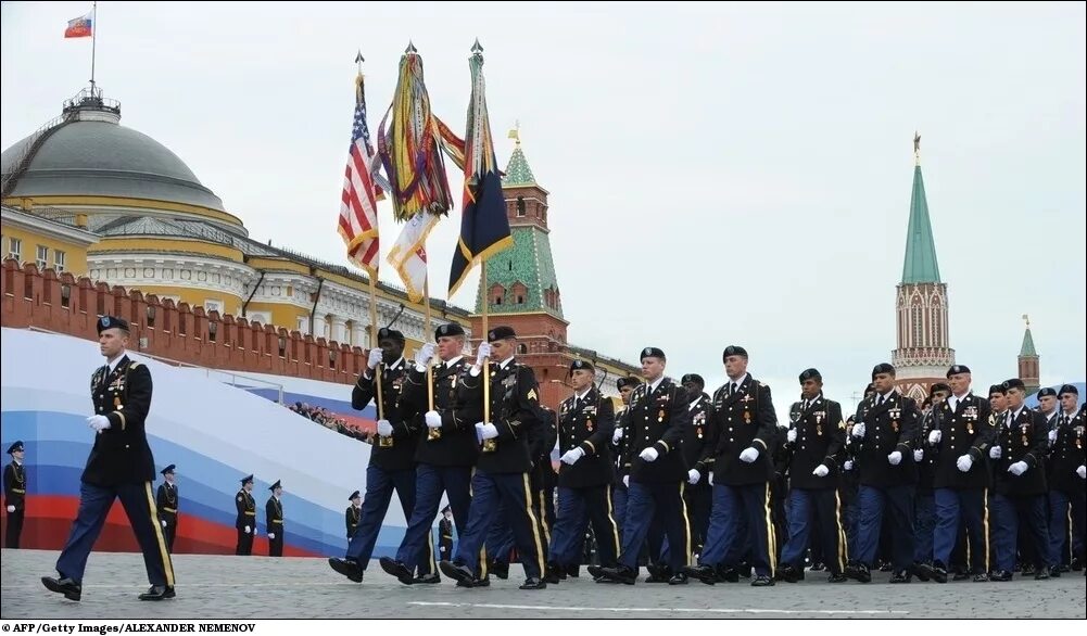 Американцы на параде Победы в Москве 2010. Парад Победы 2010 в Москве. Парад Победы 2010 года на красной площади. Парад 2010 на красной площади.