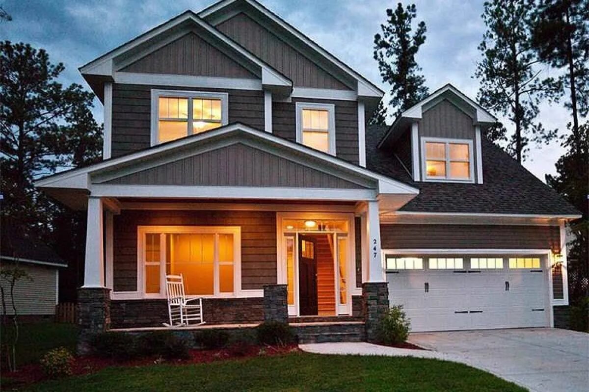 Имеется дом. Craftsman bungalow стиль архитектура сша. дом в стиле крафтсман проект. крафтсман стиль дома. американский дом.