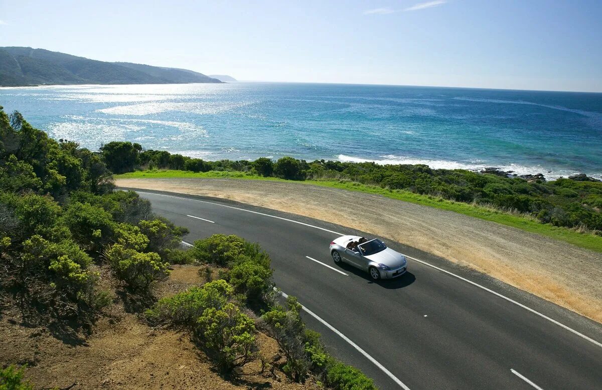 На морских дорогах. Великая Океанская дорога Австралия Ламборджини. Грейт оушен роуд Австралия. Автобаны Австралии. Дорога вдоль побережья.