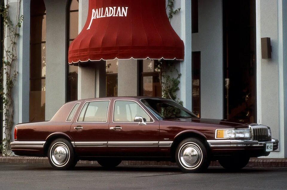 Таун кар 2. Lincoln Town car 1990. Lincoln Town car 1992. Lincoln Town car 2 1990. Lincoln Town car.