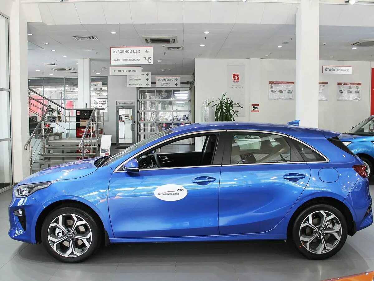 Купить б/у Kia Cerato III 1.6 AT (130 л.с.) бензин автомат в Солнечногорске: син