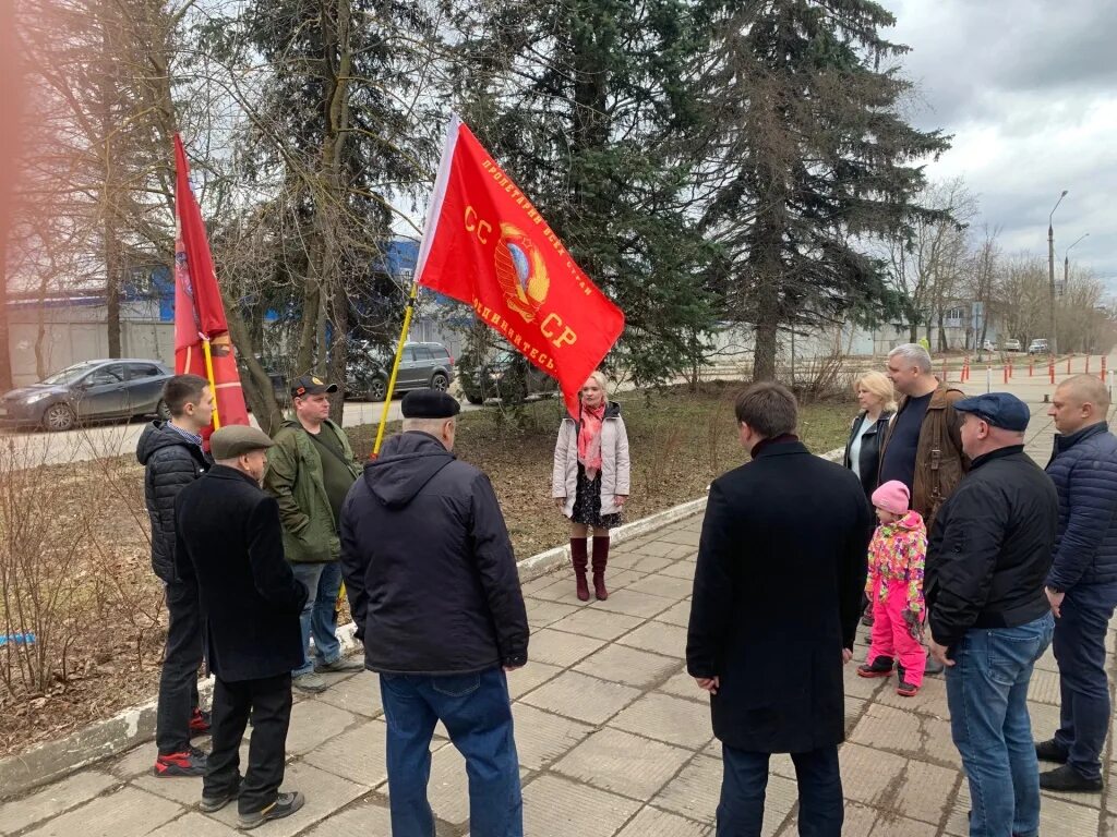 Погода фрязино по часам. Мемориал воинам фрязинцам. Площадь Победы Фрязино памятник. Погода во Фрязино. Новости Фрязино сегодня.