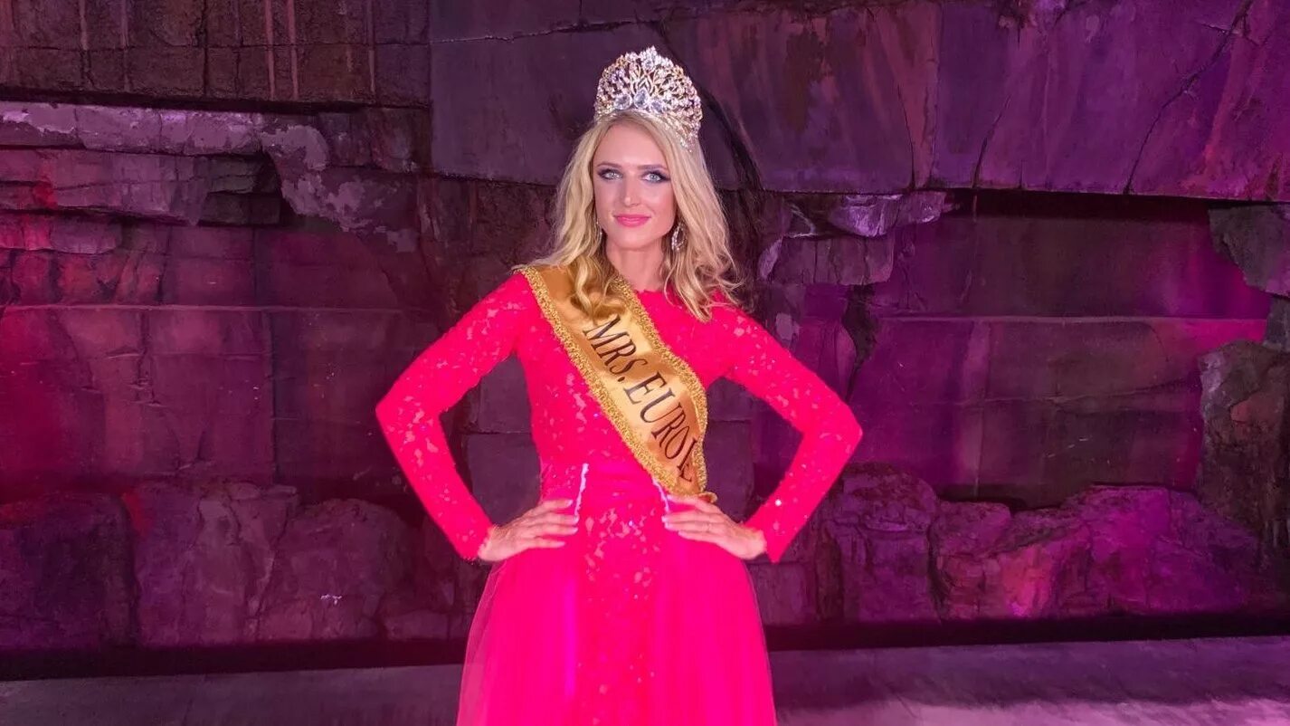 Miss europe 2024. Вице-миссис "Европа-2022". Миссис Европа 2019. Миссис Европа 2022 Эстония. Мисс Европа 2019 победительница.