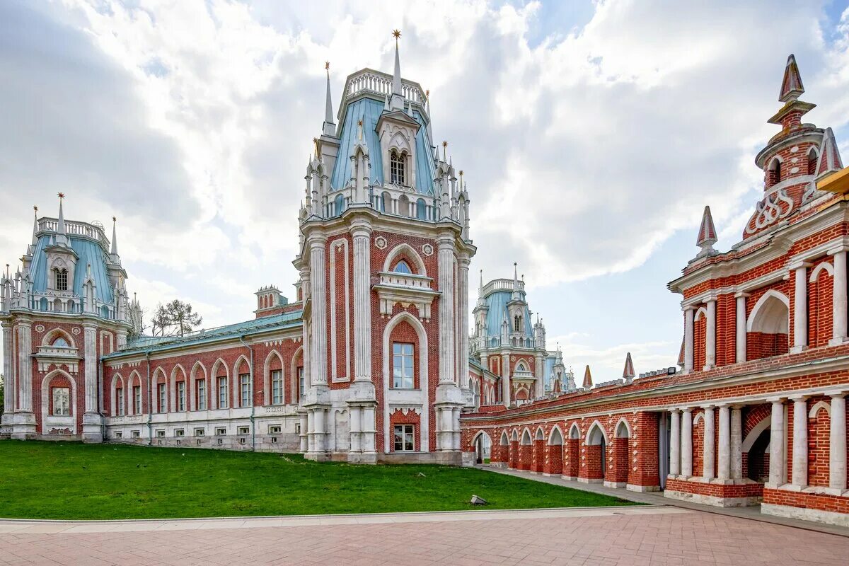 Достопримечательности москвы царицыно. Дворцово-парковый ансамбль в Царицыно Баженов. Усадьба Царицыно Баженов. Усадьба Царицыно (Архитектор в.и. Баженов).