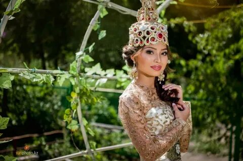 Порно видео студенттердің мерекелік кештері