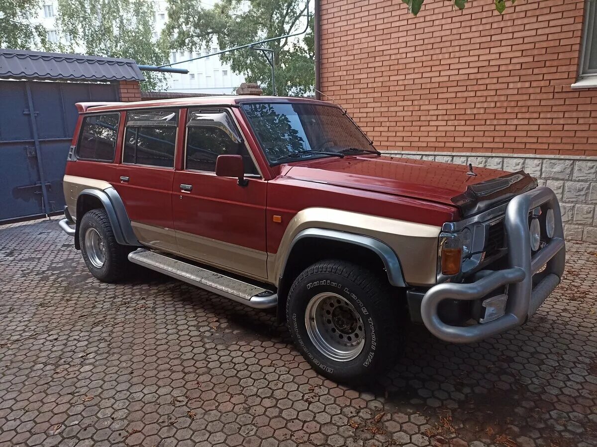 Купить б/у Nissan Patrol IV (Y60) 4.2d MT (125 л.с.) 4WD дизель механика в Туле: