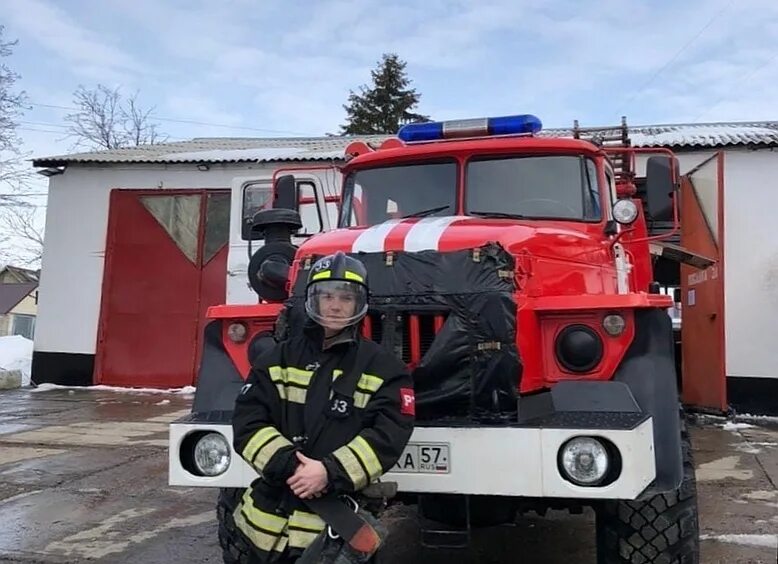 Пожарно-спасательный колледж в. Колпино мчс колледж. Максимчука". Упсч спб пожарно спасательный колледж. Пожарный техникум.
