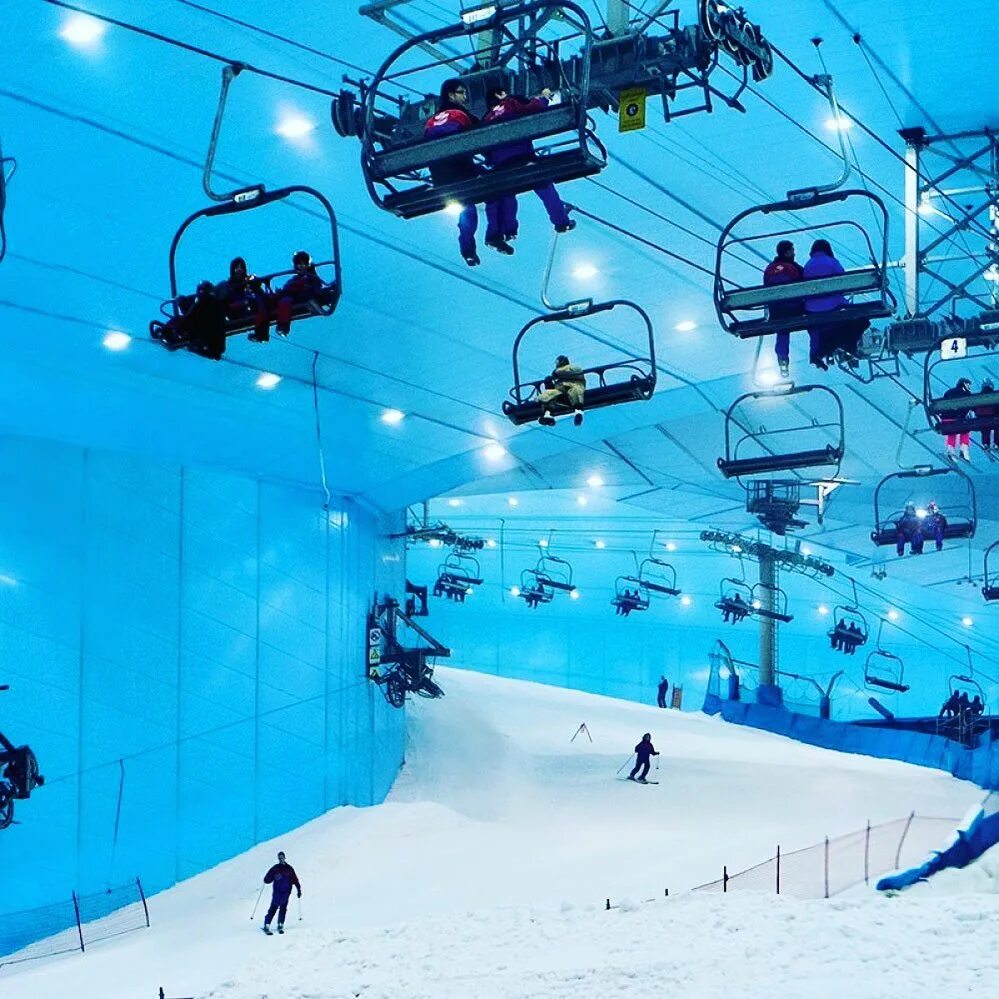 Дубай горнолыжный. Ski Dubai Дубай. Горнолыжный комплекс Ski Dubai. Дубай Молл горнолыжка. Скай парк Дубай.
