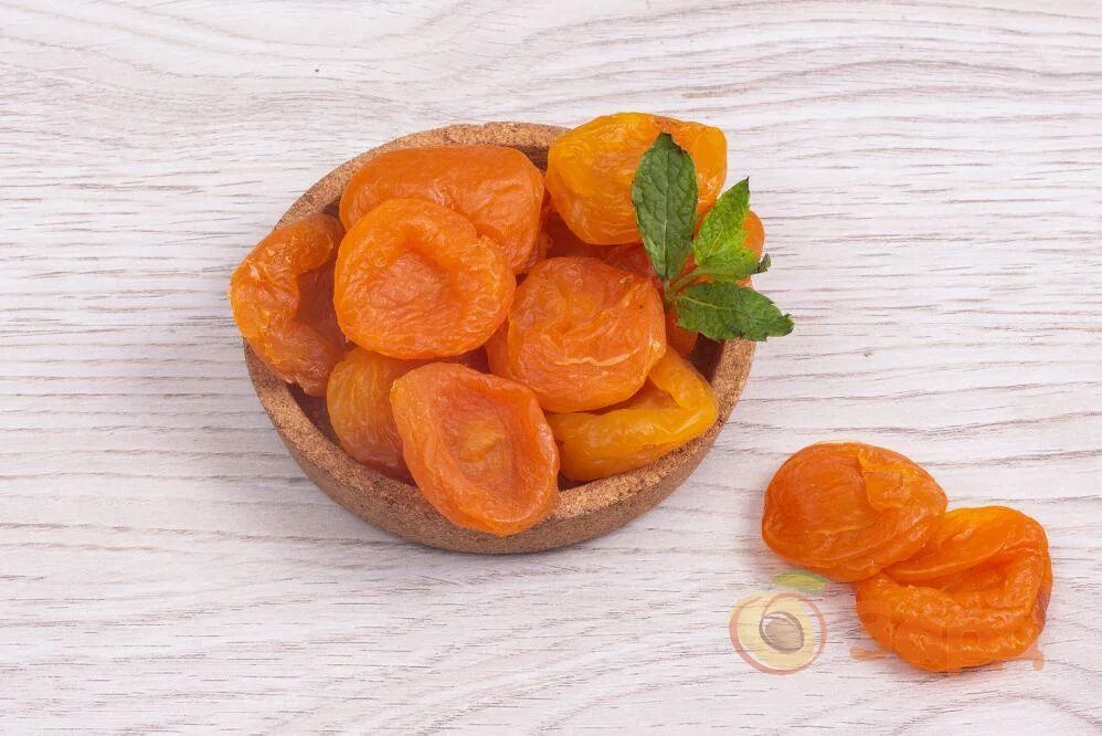 из какого фрукта делают курагу. курага джамбо королевская. курага янтарная. курага. курага абрикос.