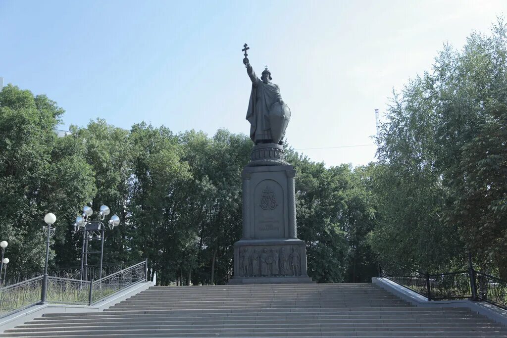 памятник князю владимиру в белгороде. памятник владимиру в белгороде. памятник владимиру великому (белгород). памятник владимиру великому (белгород). памятник владимиру великому (белгород).