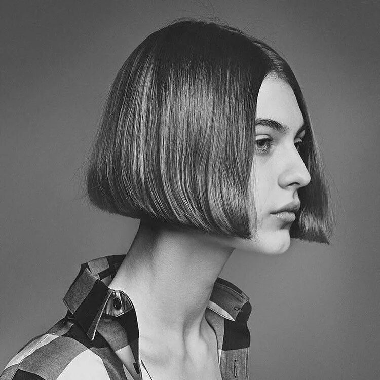 Blunt bob. Стрижка blunt bob (блант боб). блант боб 2025. милена литвиновская. стрижка каре блант боб.