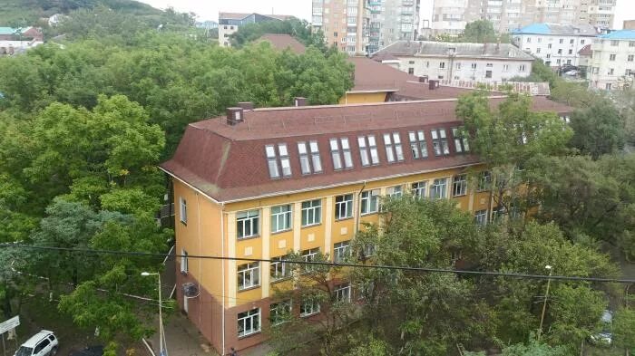 Школа 63 владивосток. Школа 46 батарейная. Школа 6 владивосток. Школа 32 владивосток учителя. Гимназия 1 владивосток нерчинская.