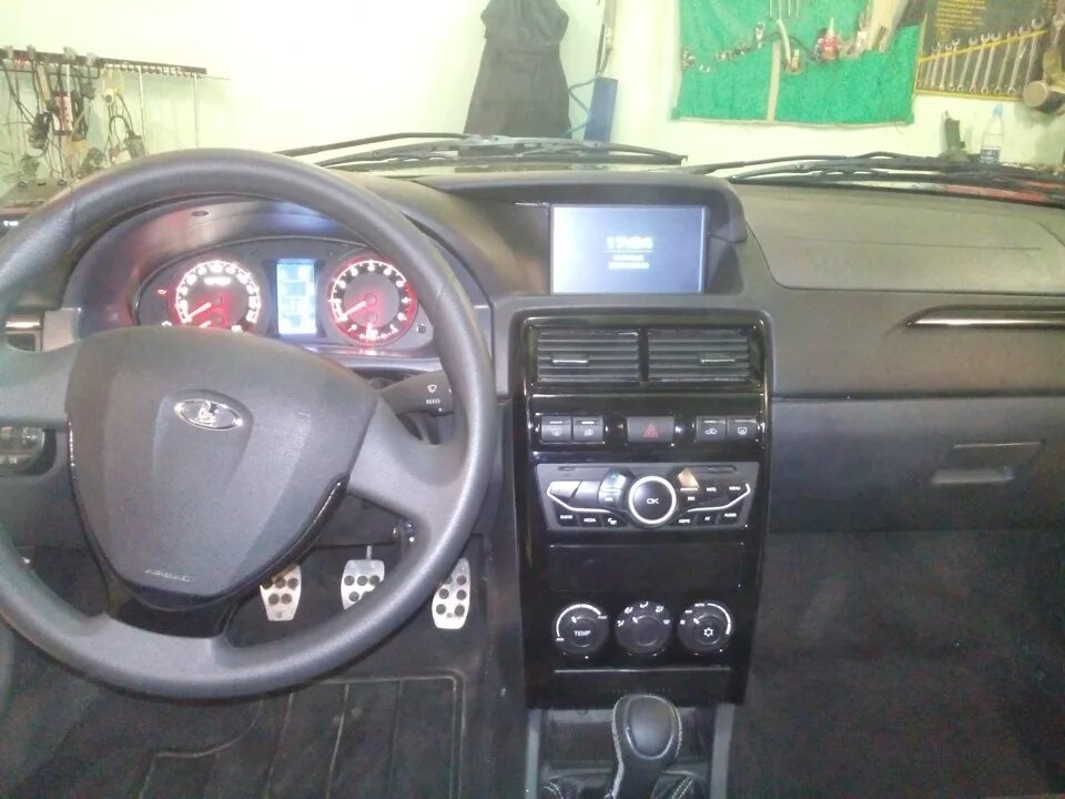 Покраска центральной панели - Lada Приора седан, 1,6 л, 2013 года стайлинг DRIVE