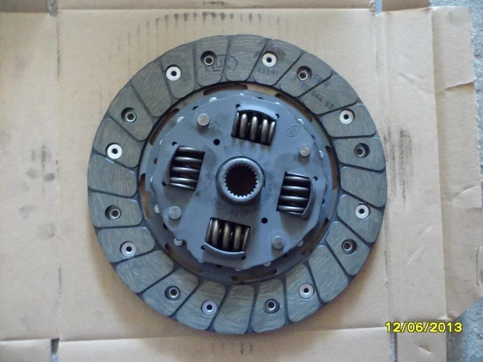 Сцепление 21 10. Комплект сцепления ваз 2106 valeo. Сцепление 21 10. Корзина сцепления ваз 2111. Диск сцепления 39265 valeo.