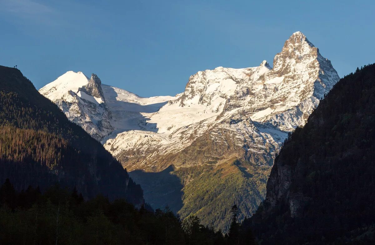 гора белалакая домбай. теберда воздух. кафе горный воздух теберда. архыз пансионат красная скала официальный сайт. йети хаус в теберде база отдыха.