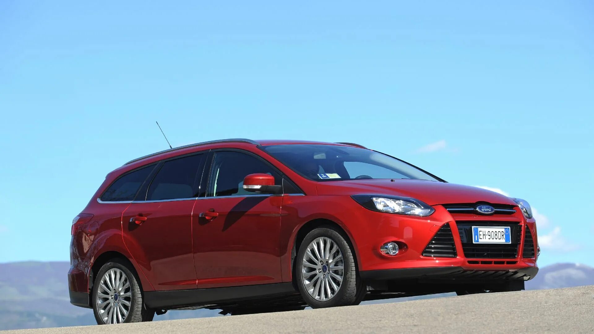 Купить форд в калининграде. Ford Focus 3 универсал. Ford фокус 3 универсал. Ford Focus универсал 3 поколение. Ford Focus III универсал с 2011.