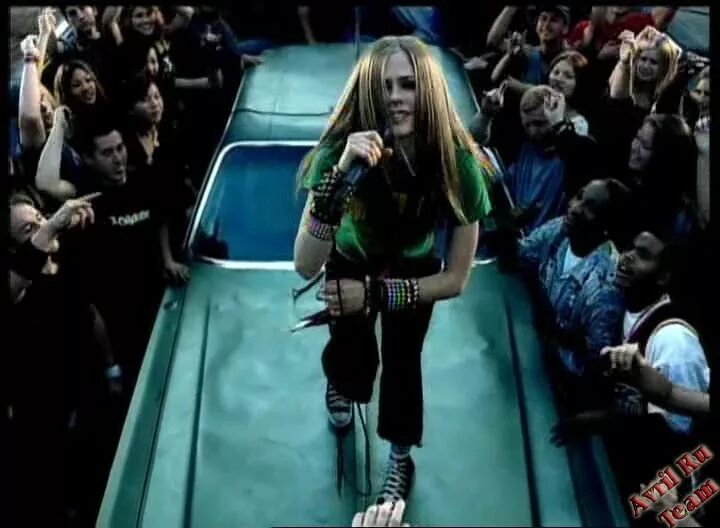 Скейтер бой Аврил. Аврил Лавин sk8er boi. Avril Lavigne Skater. Аврил Лавин клипы. Avril lavigne boi