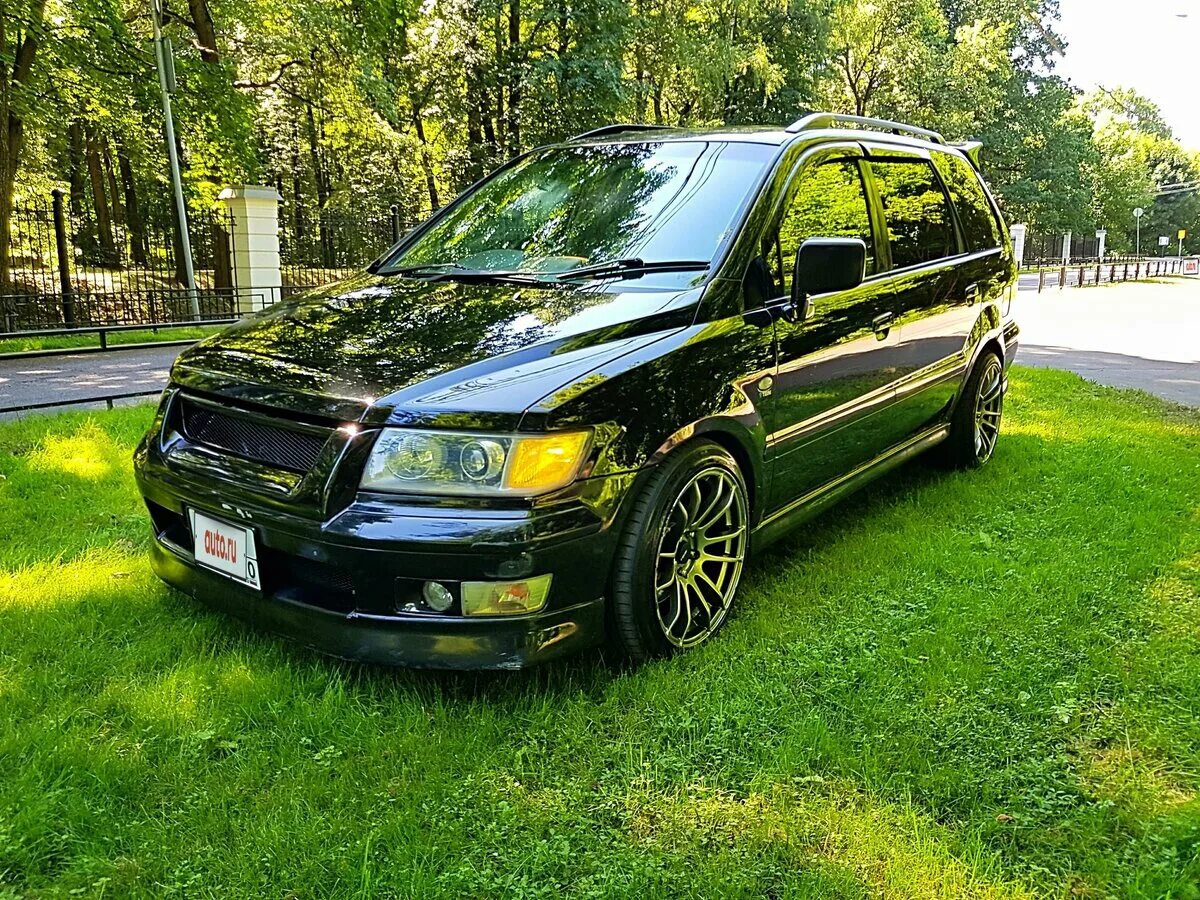 Купить митсубиси шариот грандис. Шариот Грандис 1998. Mitsubishi Chariot 1998. Мицубиси Шариот Грандис 1998. Митсубиси Шариот 1998.