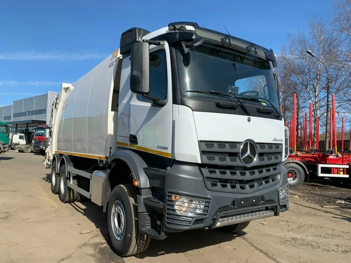 Мусоровоз Mercedes-Benz Arocs 3336. Мусоровоз Mercedes-Benz Arocs 3336 l. Мусоровоз «Мерседес».