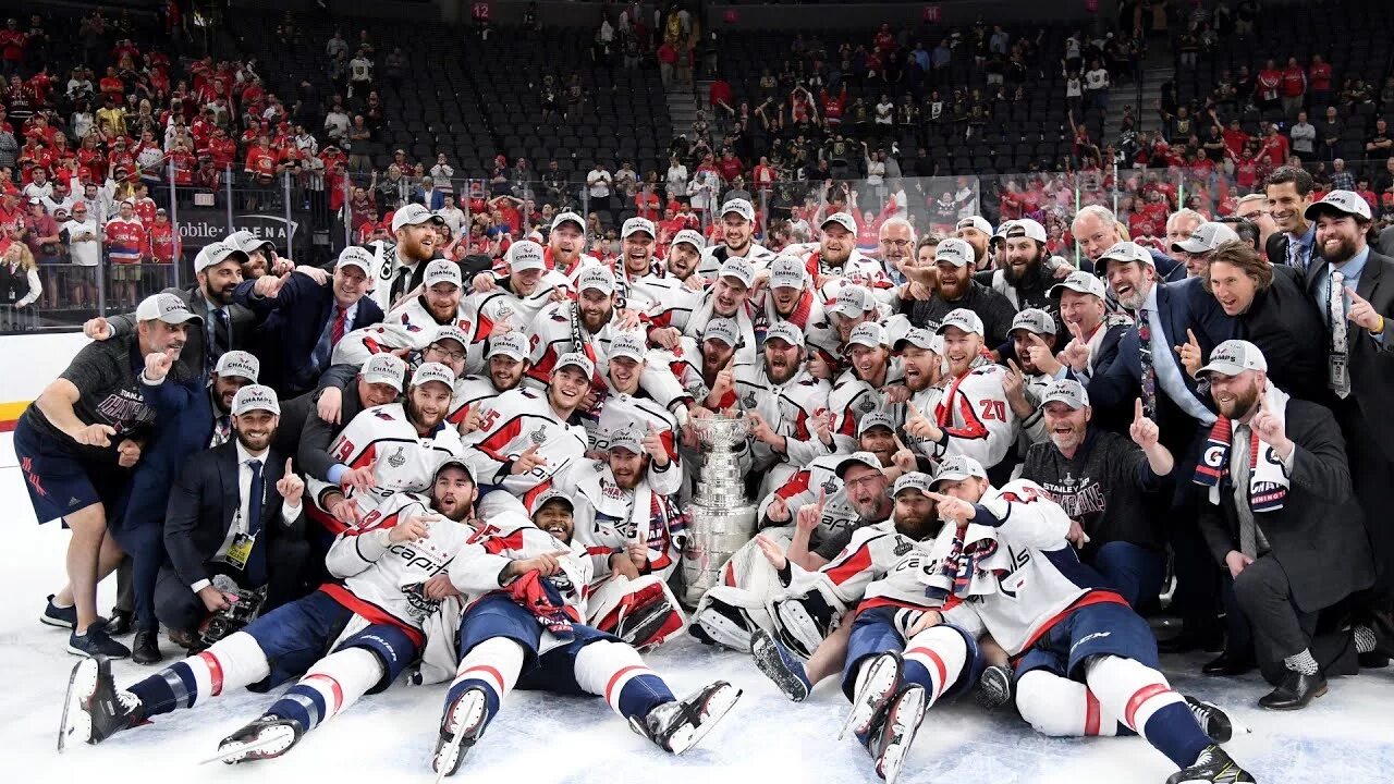 Нхл – вашингтон кэпиталз. Нхл вашингтон кэпиталз кубок стэнли. Nhl victory parade. Вашингтон кэпиталз кубок стэнли. Alex ovechkin stanley cup.