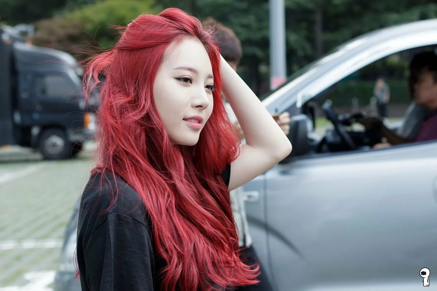 Дженни с красными волосами. Кореянка с красными волосами. Девушка с красными волосами. Красивые девушки с красными волосами.