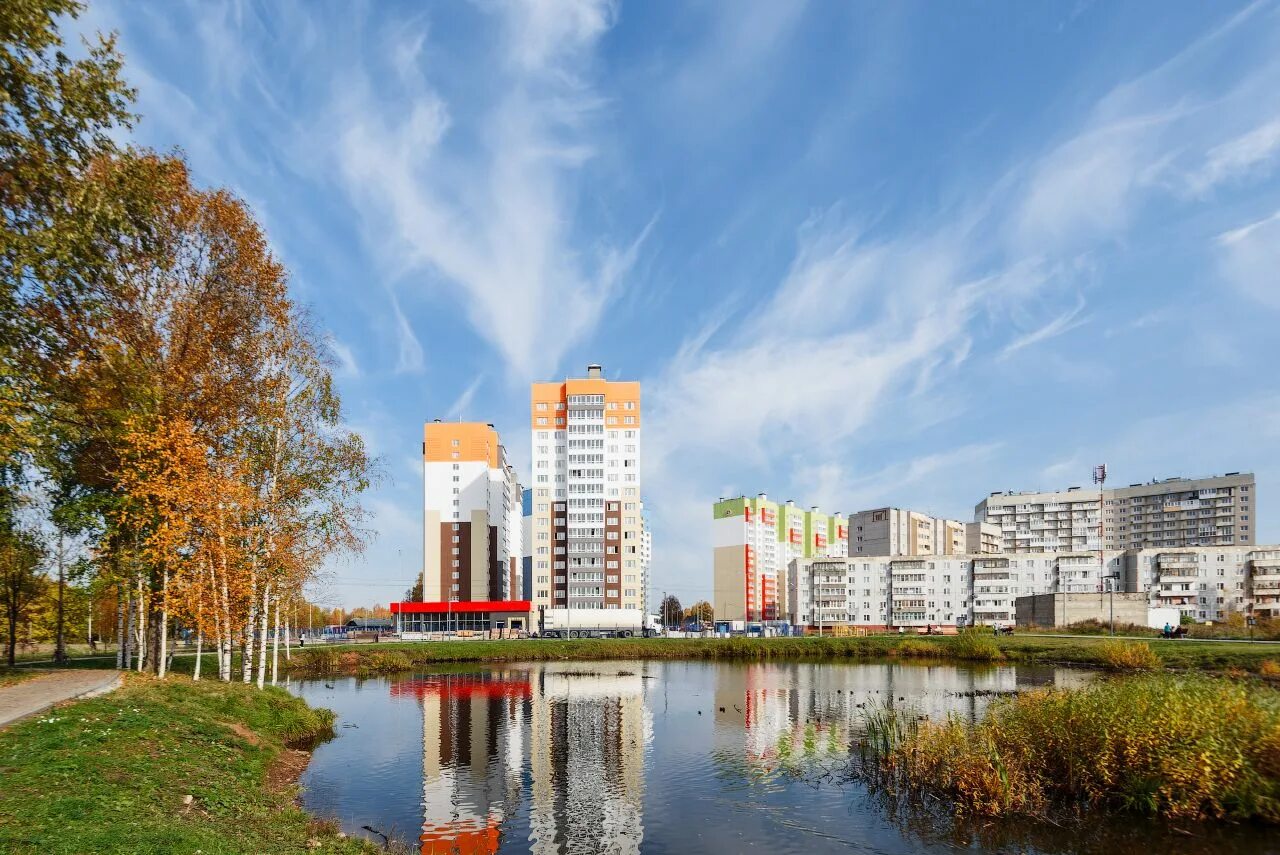 Киров, коминтерн, павла корчагина. Мкр долгушино киров. Микрорайон станция долгушино киров. Микрорайон коминтерн киров. Зеленина 7а киров.