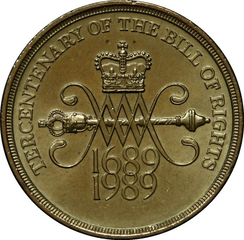 Two coins. Монета 2 фунта Великобритания. Монета Элизабет 2 фунта 1689-1989. Монета Elizabeth II dei Gratia Regina. 2 Фунта 2016 Великобритания монета.