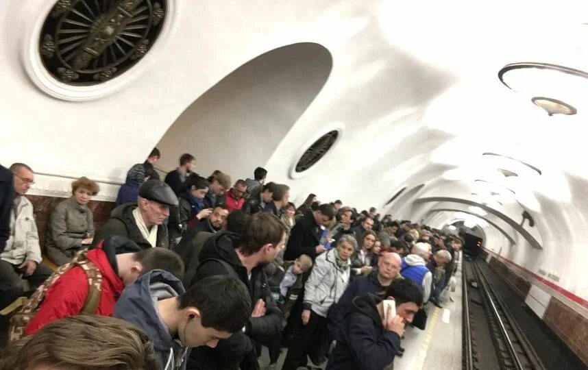 Красная ветка метро спб что случилось сегодня