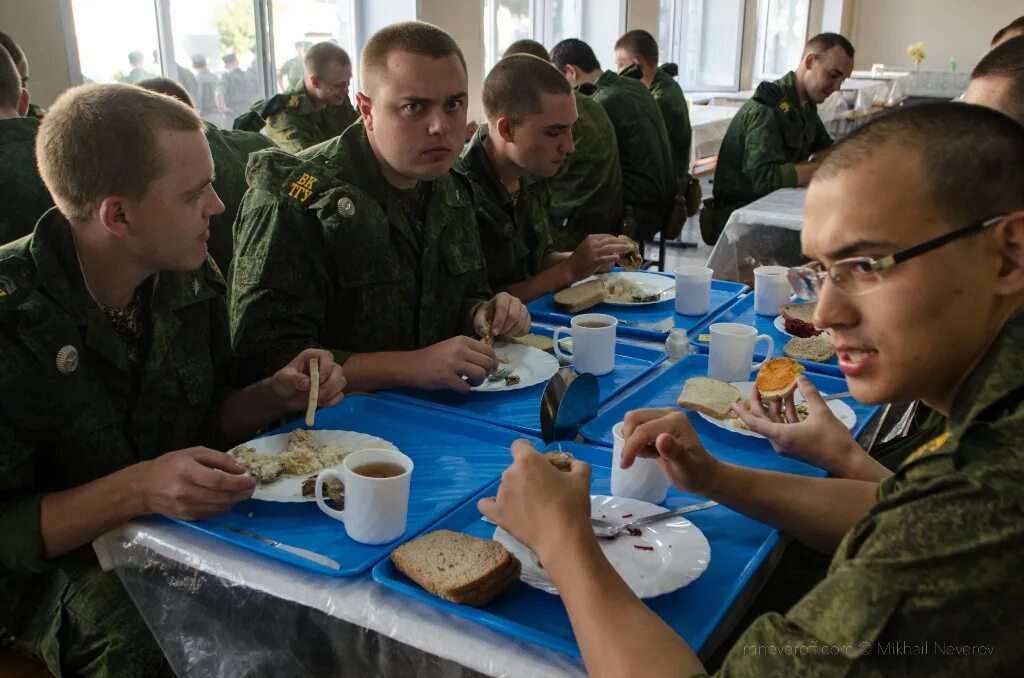 Нужно ли в армию после военной кафедры. ВЧ 11386 Рощинский. Военные сборы студентов военной кафедры. Сборы после военной кафедры. Военная Кафедра МФТИ.