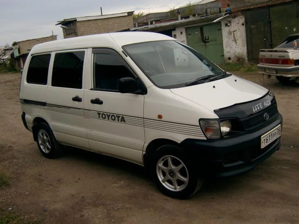 Toyota Lite Ace 1997. Toyota Lite Ace 2000. Toyota Town Ace Noah 1997. Тойота айс Ноах 1997.