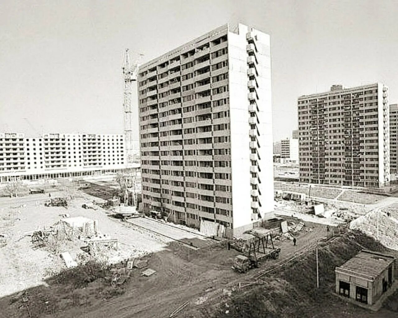 Дома 80х. Улица Чкалова Оренбург 1980. Оренбург ул Чкалова старое. Улица Чкалова Оренбург. Улица Чкалова Оренбург СССР.