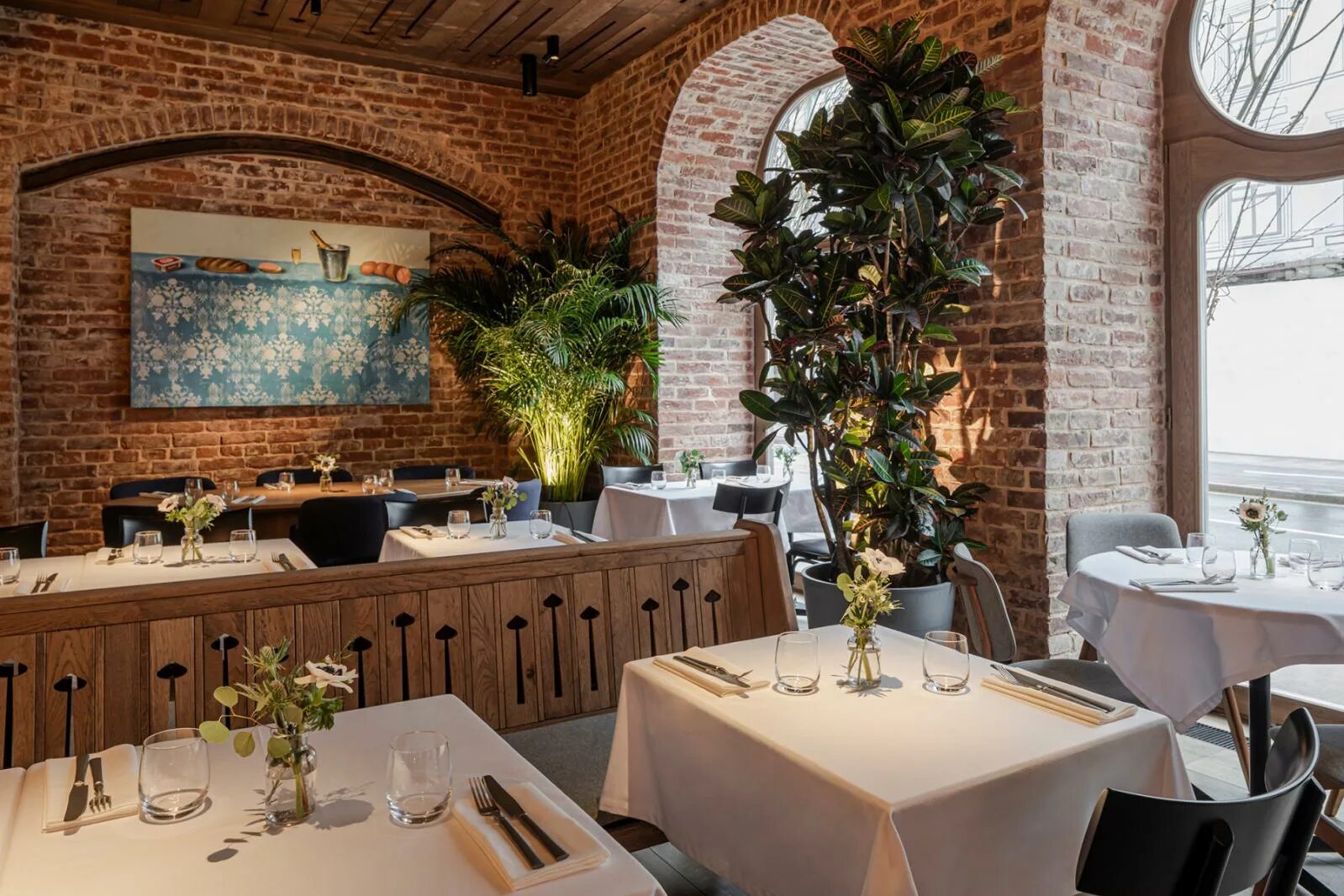 Ресторан лоро в москве. Ресторан лора большая никитская. Loro ресторан. Ресторан лора большая никитская. Ресторан лора большая никитская.