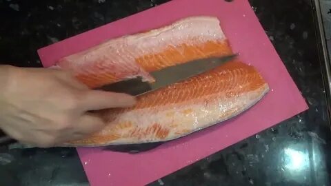 Как разделать форель для засолки видео