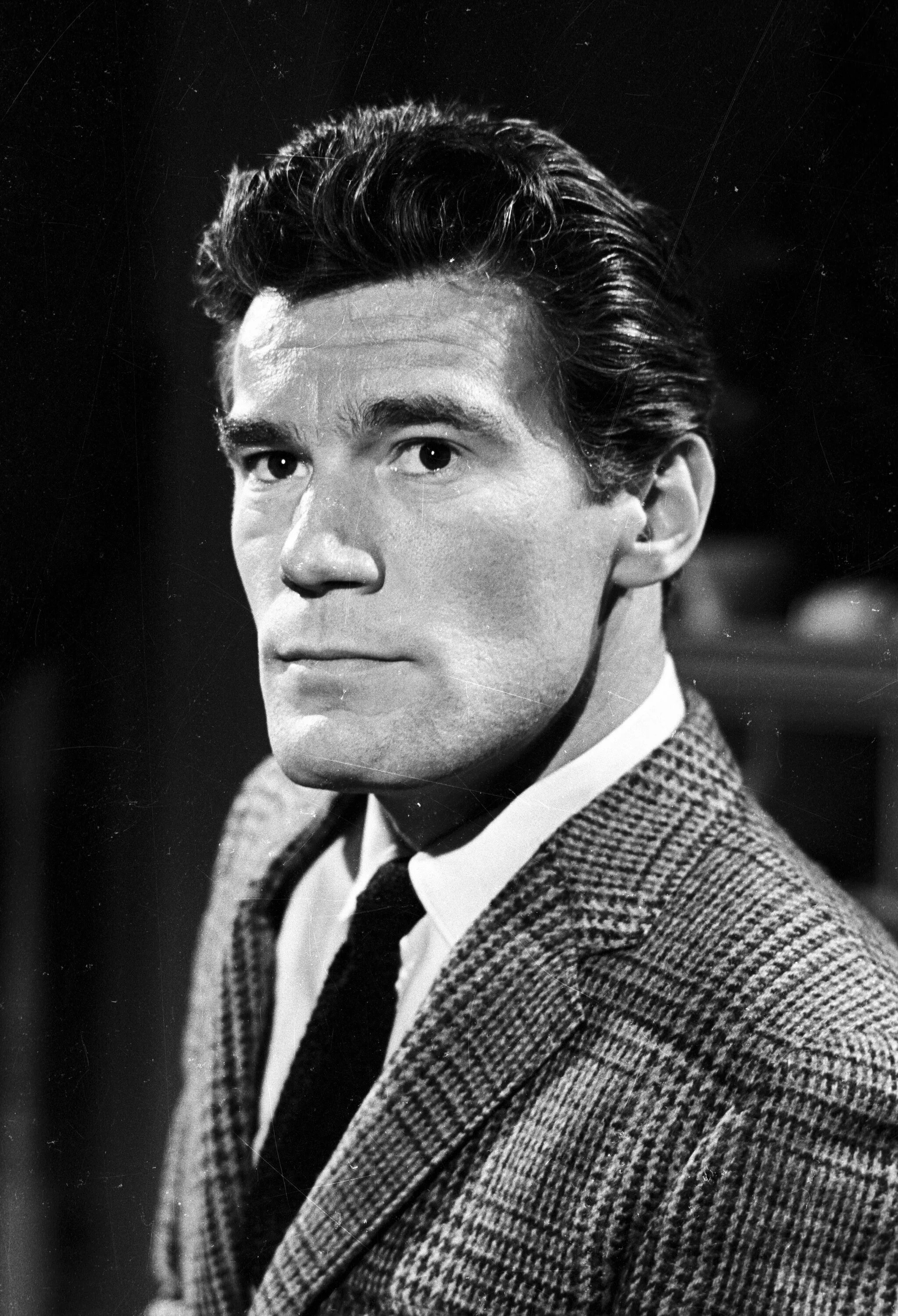 Митчелл хоуп. Митчелл райан мистер магу. Митчелл райан фильмы. Элизабет митчелл остаться в живых. Митчелл бурк.