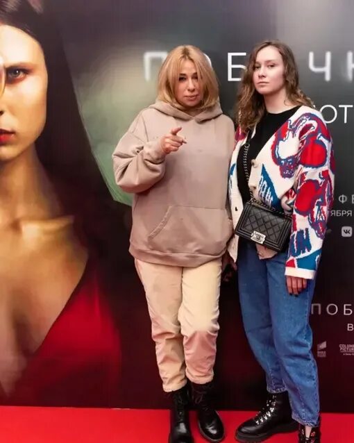 Измены остались в прошлом, дочь уехала: как живет Алена Апина после развода с пр